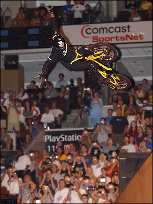 020817_bmxvert02_i.jpg